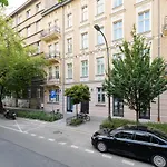 W Centrum Krakowa 109 *